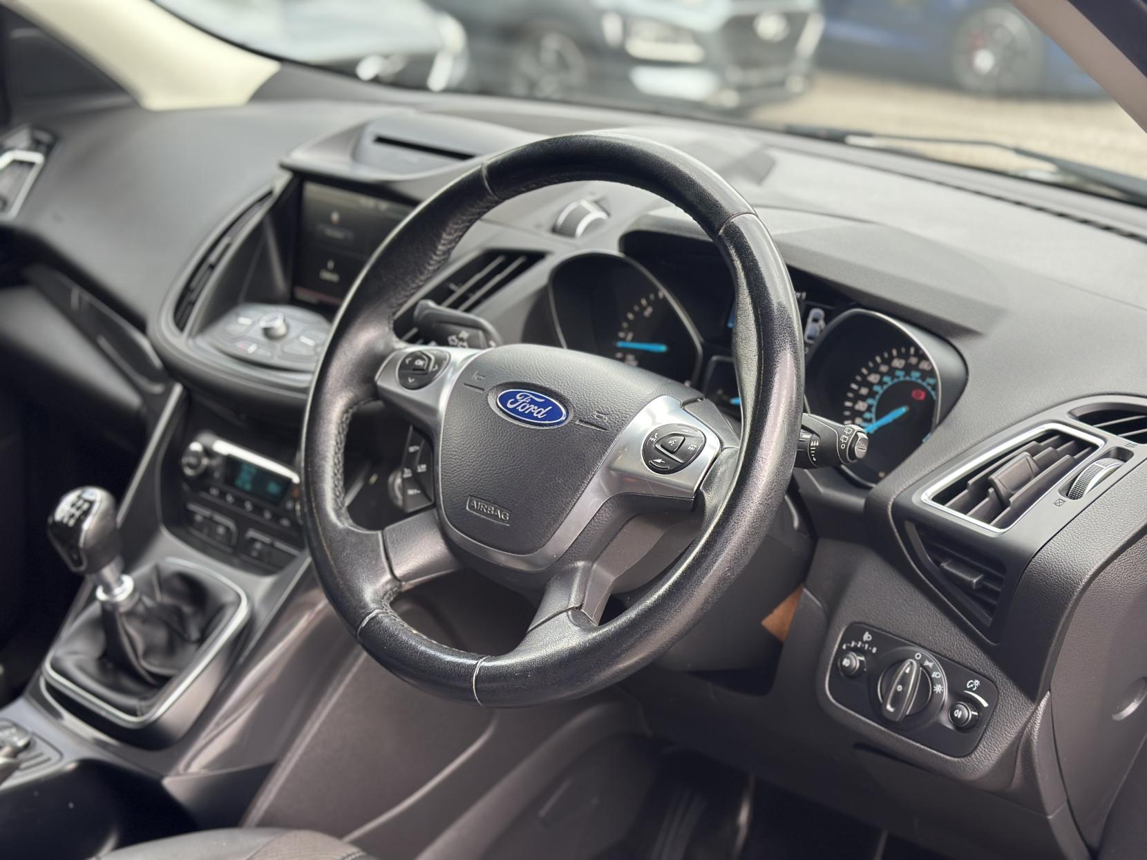 Ford Kuga 2.0 TDCi Titanium SUV 5dr Diesel Manual 2WD Euro 6 (s/s) (150 ps)