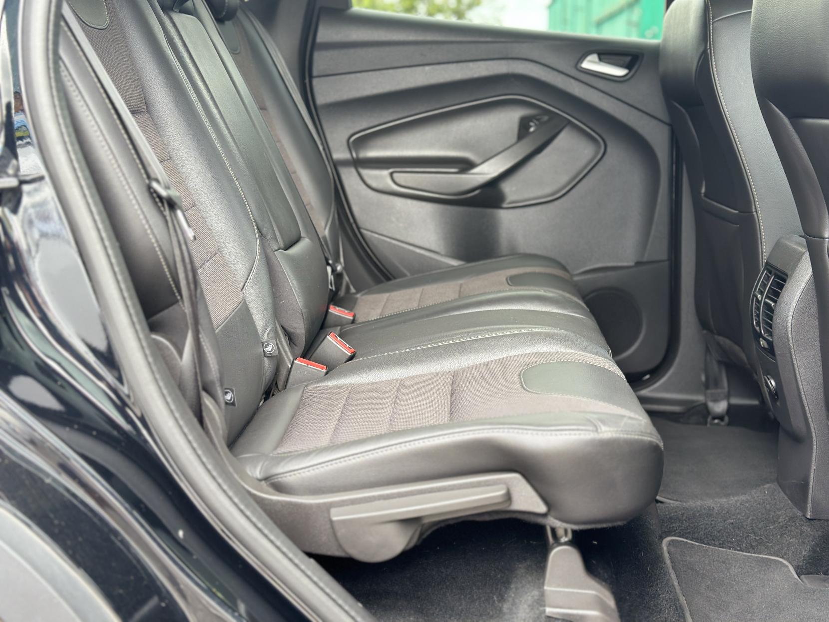 Ford Kuga 2.0 TDCi Titanium SUV 5dr Diesel Manual 2WD Euro 6 (s/s) (150 ps)