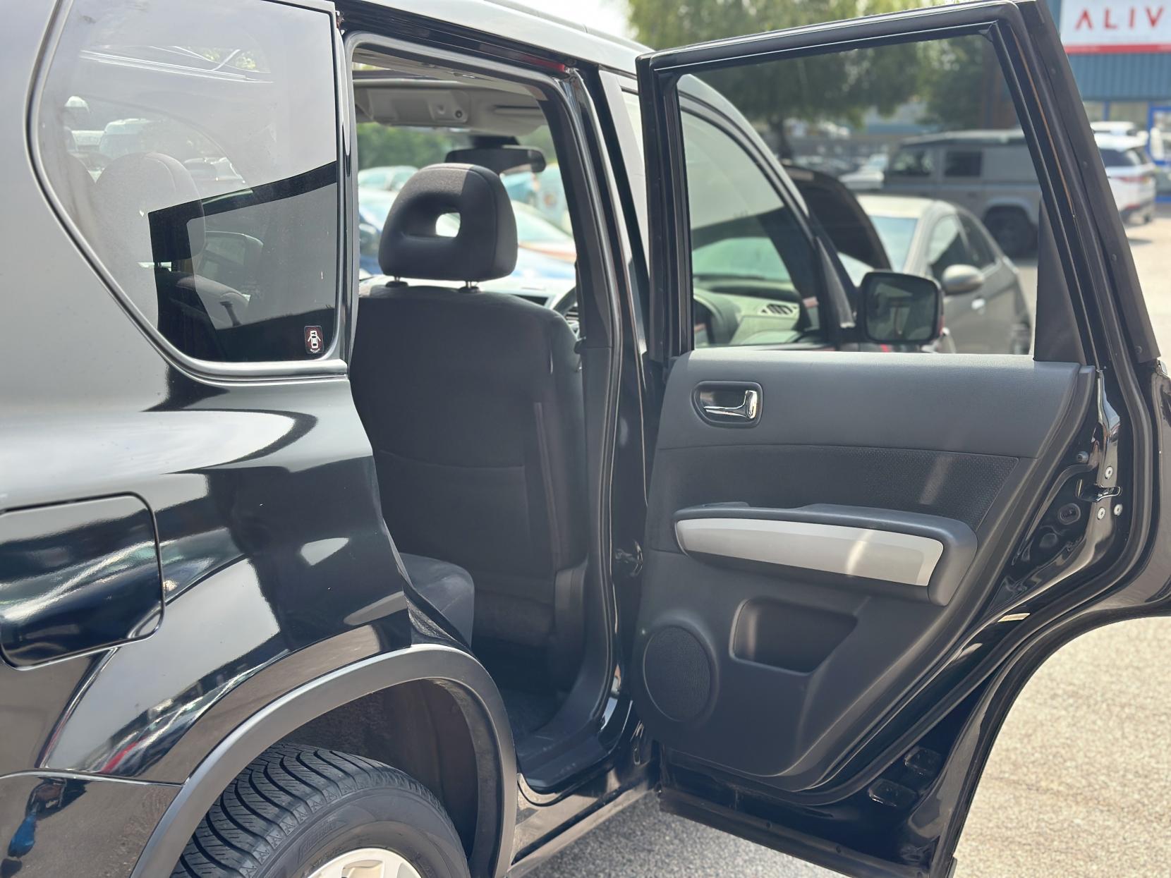 Nissan X-Trail 2.0 dCi n-tec+ SUV 5dr Diesel Manual 4WD Euro 5 (173 ps)