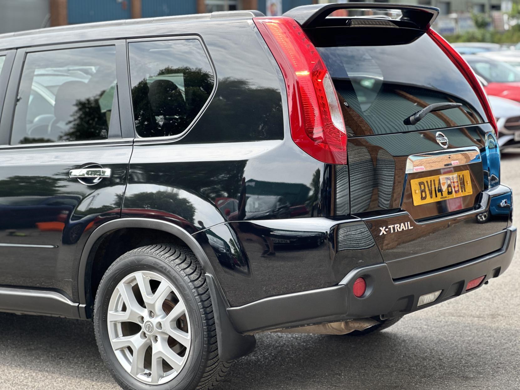 Nissan X-Trail 2.0 dCi n-tec+ SUV 5dr Diesel Manual 4WD Euro 5 (173 ps)