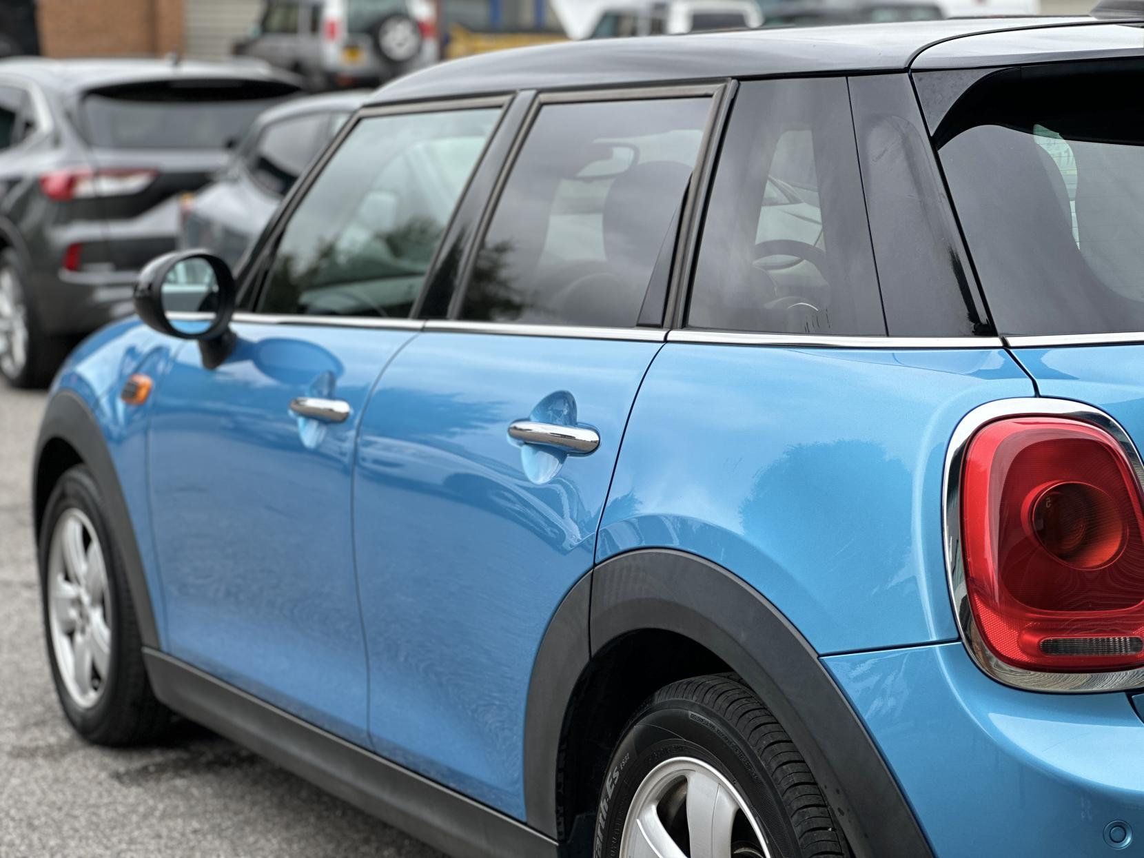 MINI Hatch 1.5 Cooper D Hatchback 5dr Diesel Manual Euro 6 (s/s) (116 ps)