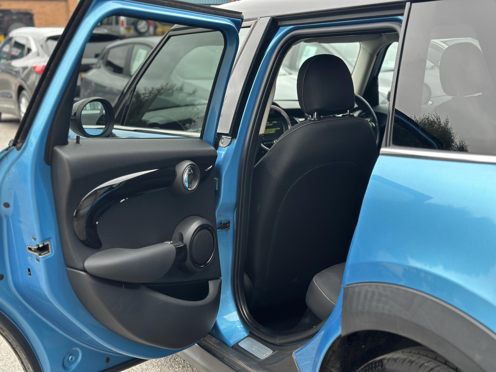MINI Hatch 1.5 Cooper D Hatchback 5dr Diesel Manual Euro 6 (s/s) (116 ps)