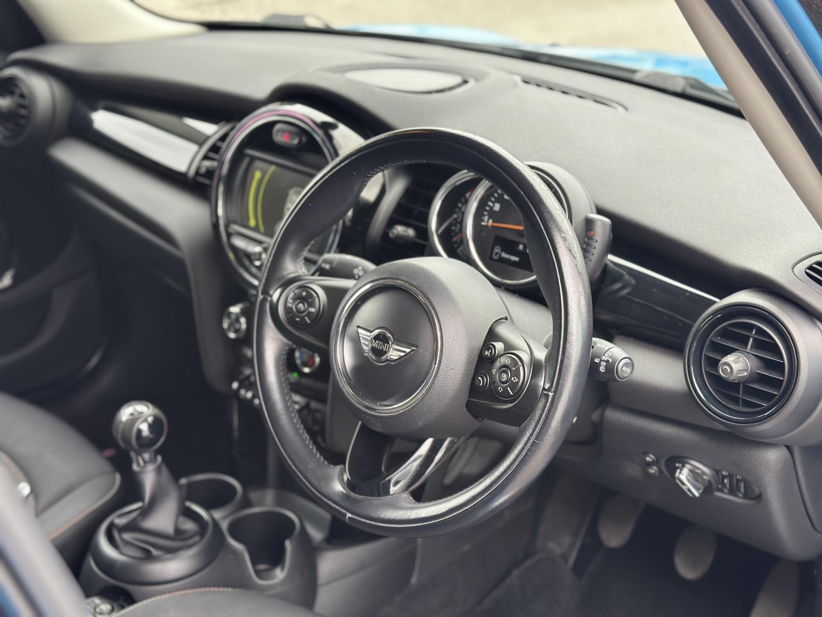 MINI Hatch 1.5 Cooper D Hatchback 5dr Diesel Manual Euro 6 (s/s) (116 ps)