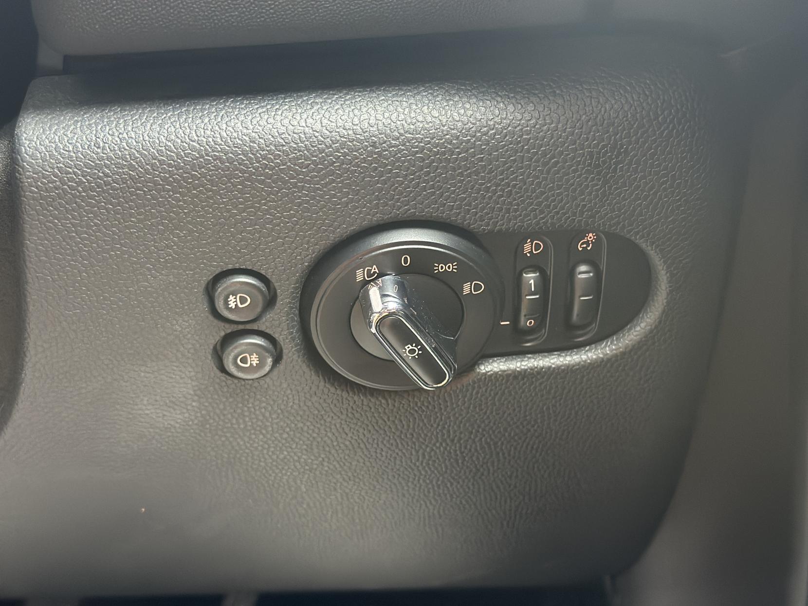 MINI Hatch 1.5 Cooper D Hatchback 5dr Diesel Manual Euro 6 (s/s) (116 ps)