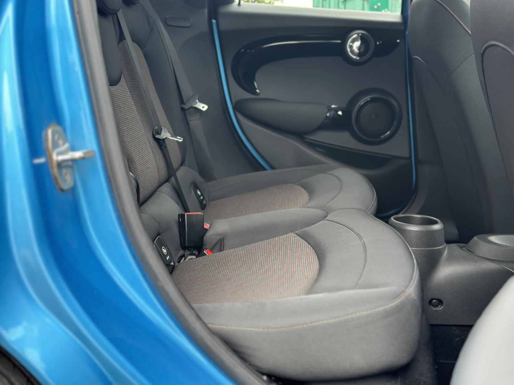 MINI Hatch 1.5 Cooper D Hatchback 5dr Diesel Manual Euro 6 (s/s) (116 ps)