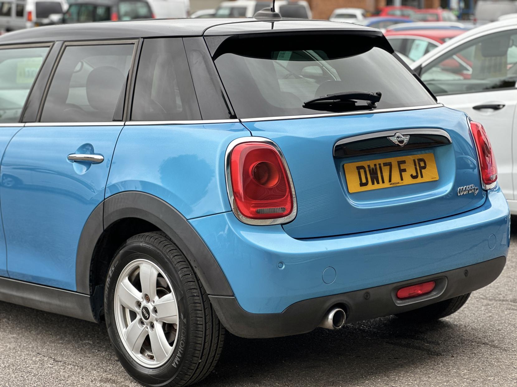 MINI Hatch 1.5 Cooper D Hatchback 5dr Diesel Manual Euro 6 (s/s) (116 ps)