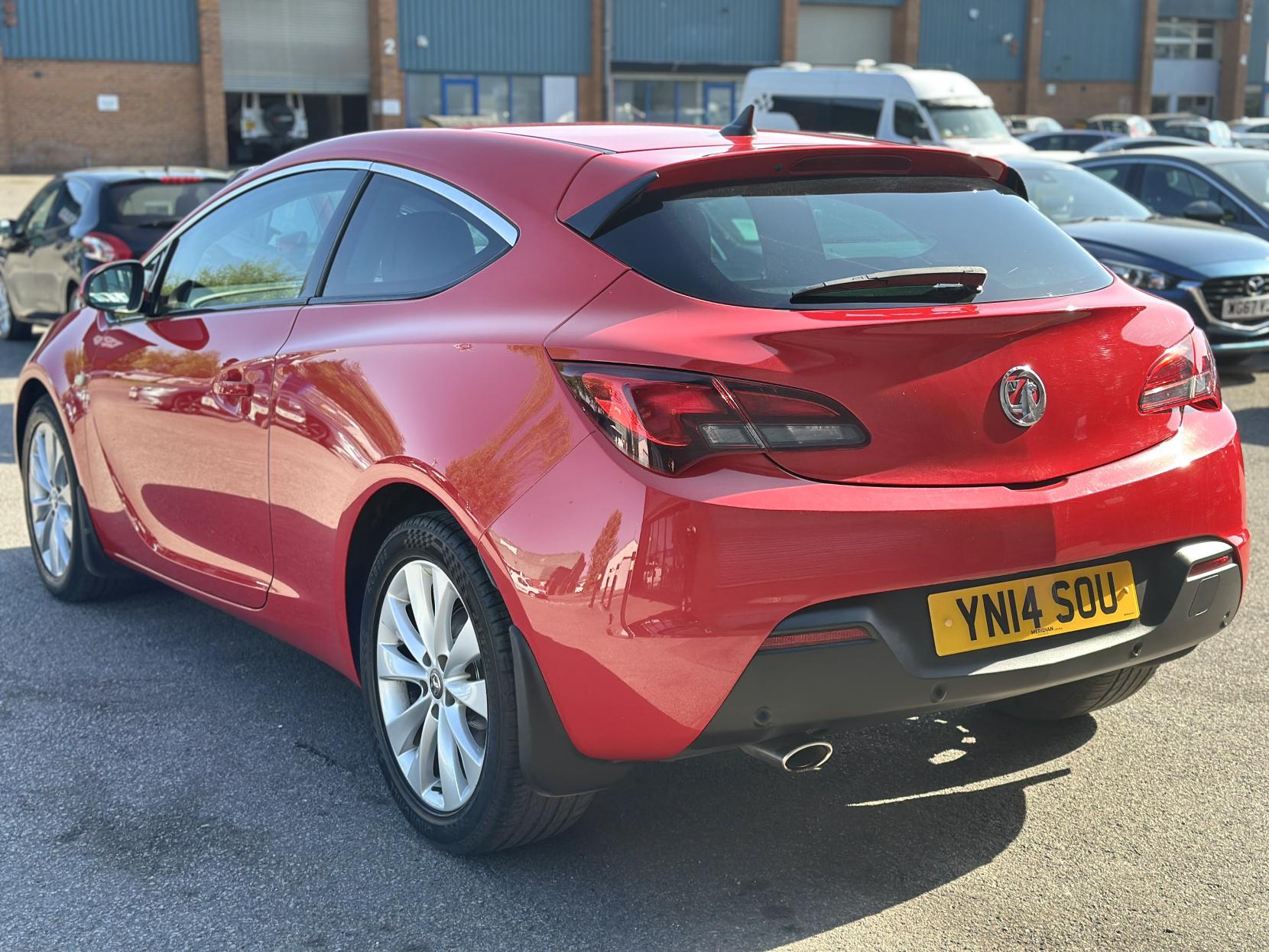 Vauxhall Astra GTC 1.6T 16V SRi Coupe 3dr Petrol Manual Euro 5 (180 ps)