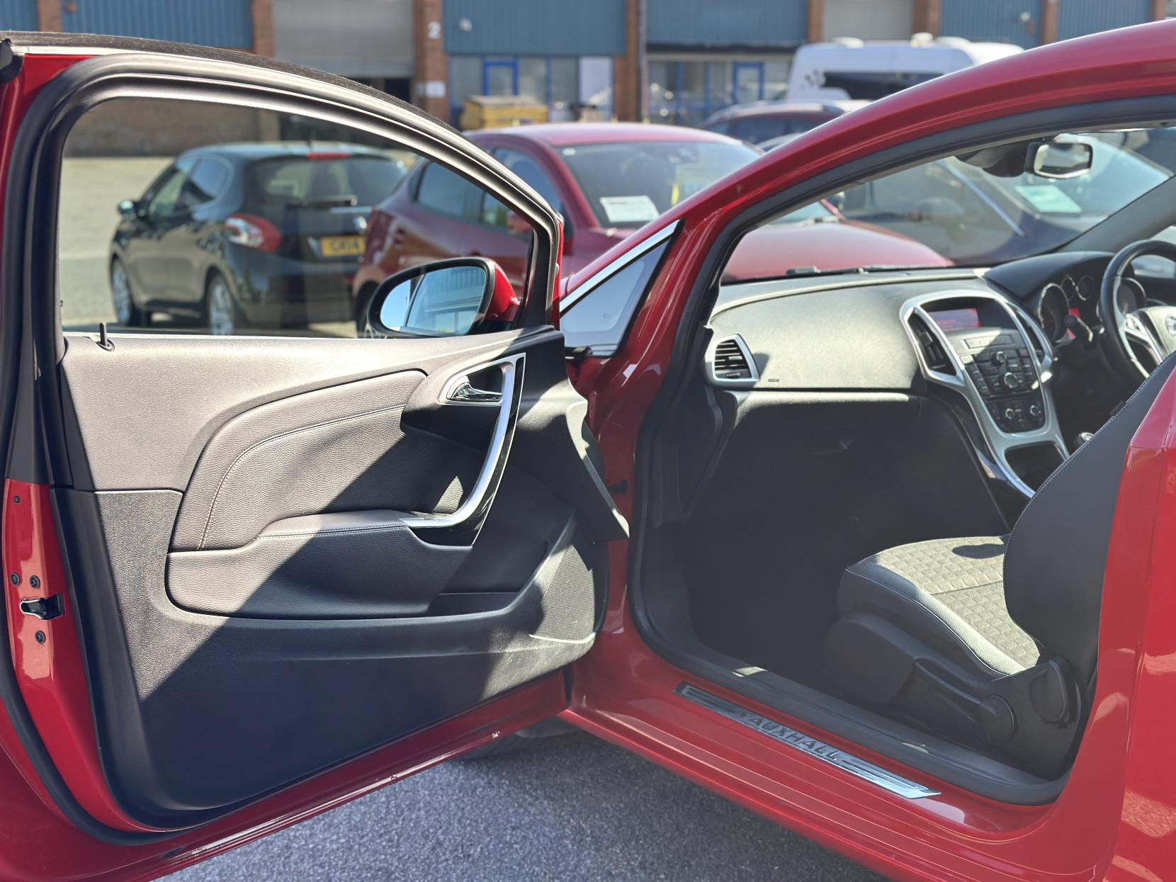 Vauxhall Astra GTC 1.6T 16V SRi Coupe 3dr Petrol Manual Euro 5 (180 ps)