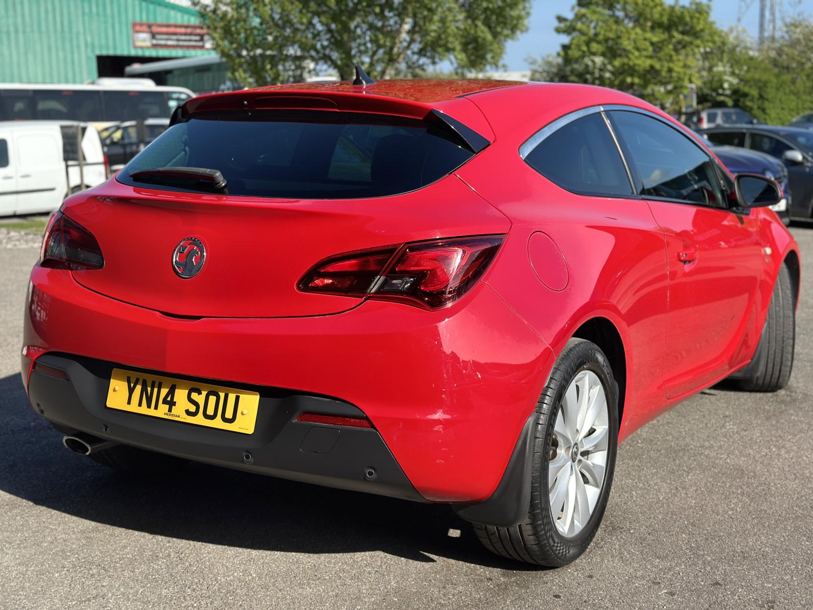 Vauxhall Astra GTC 1.6T 16V SRi Coupe 3dr Petrol Manual Euro 5 (180 ps)
