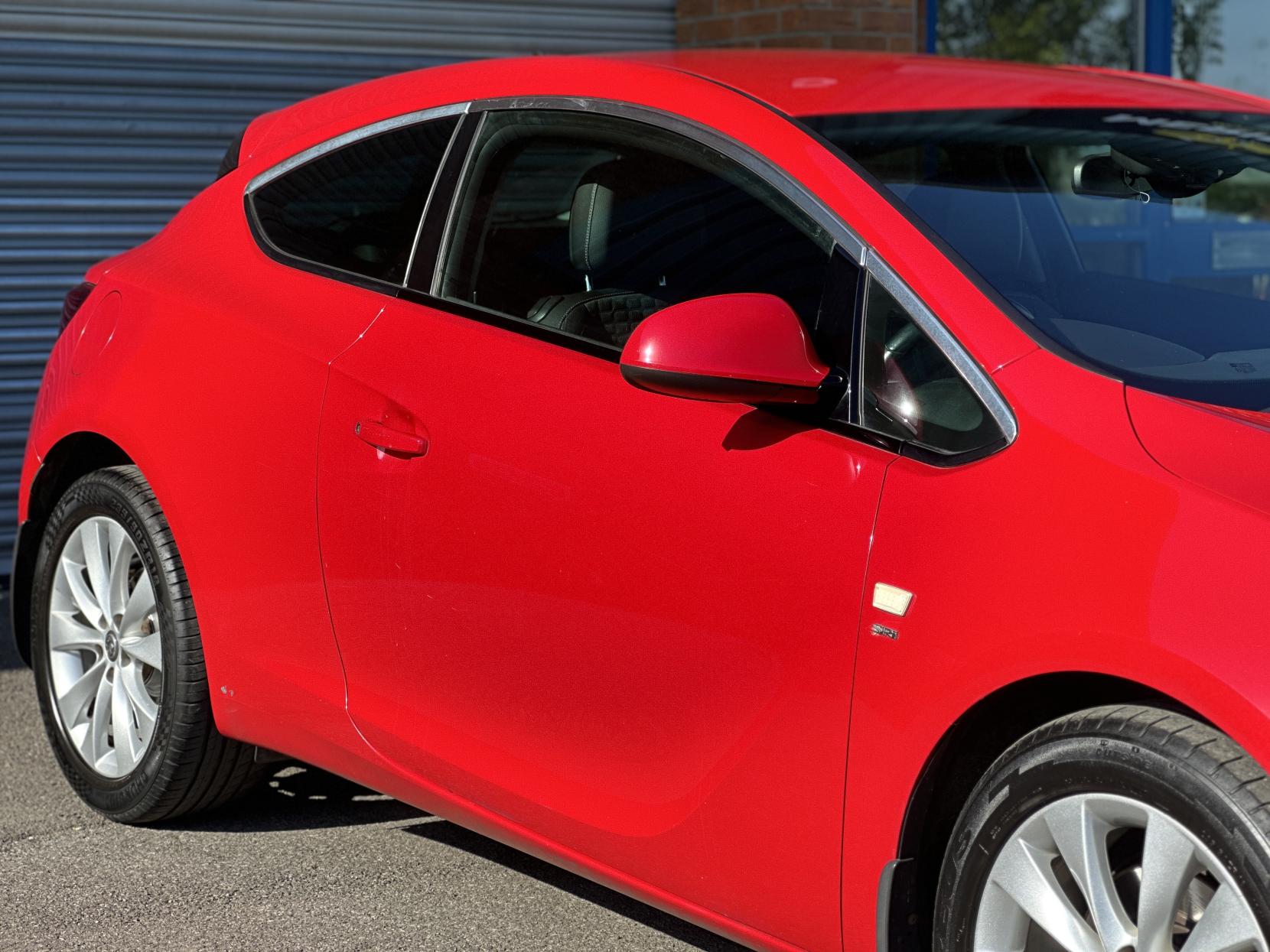 Vauxhall Astra GTC 1.6T 16V SRi Coupe 3dr Petrol Manual Euro 5 (180 ps)