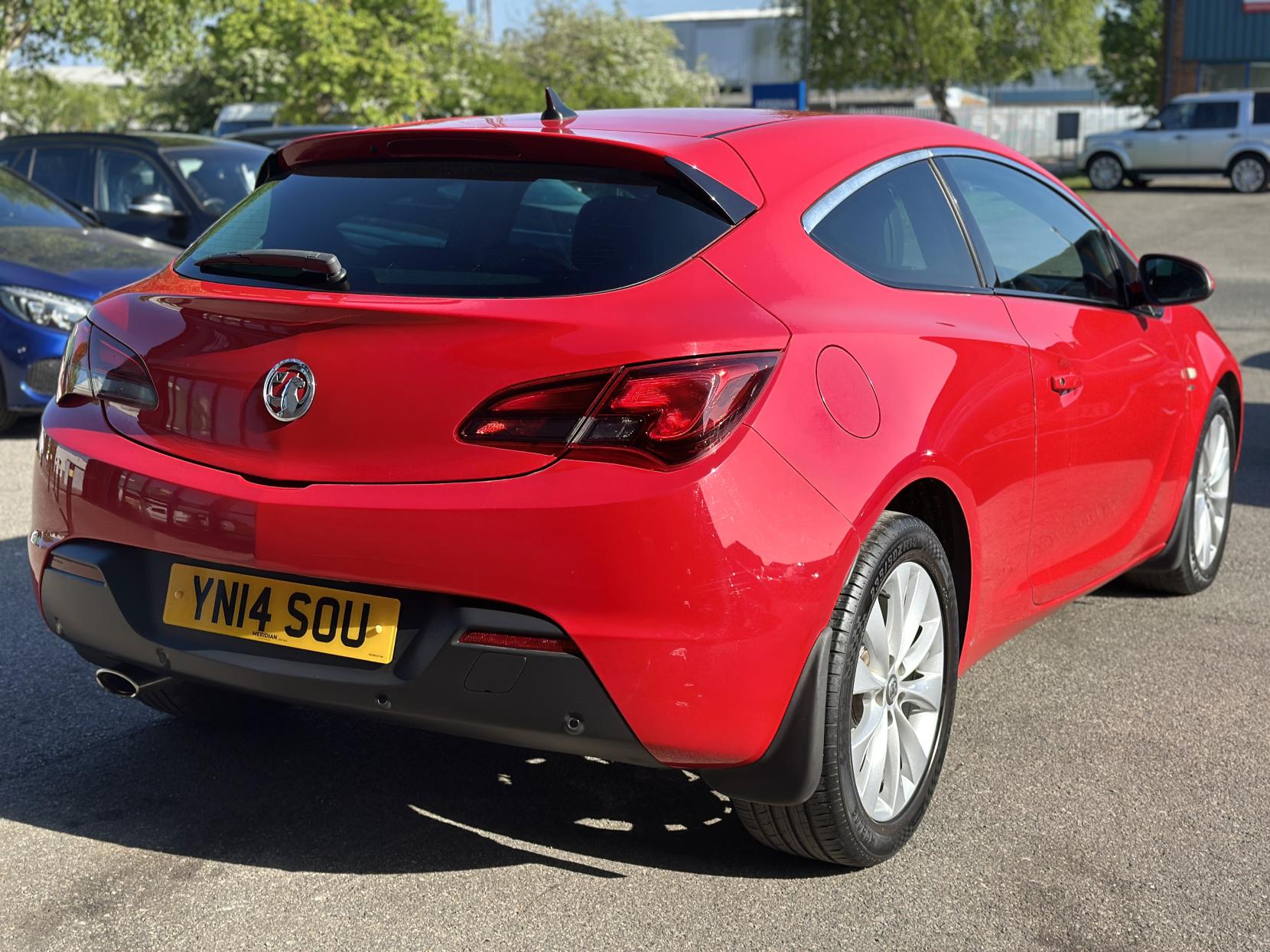 Vauxhall Astra GTC 1.6T 16V SRi Coupe 3dr Petrol Manual Euro 5 (180 ps)