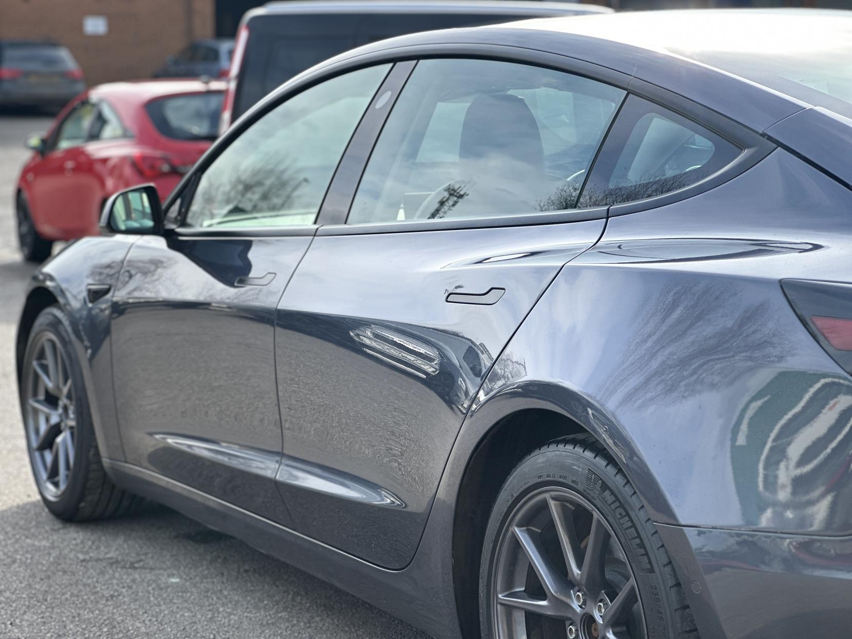 Tesla Model 3 Standard Range Plus Saloon 4dr Electric Auto RWD (241 bhp)