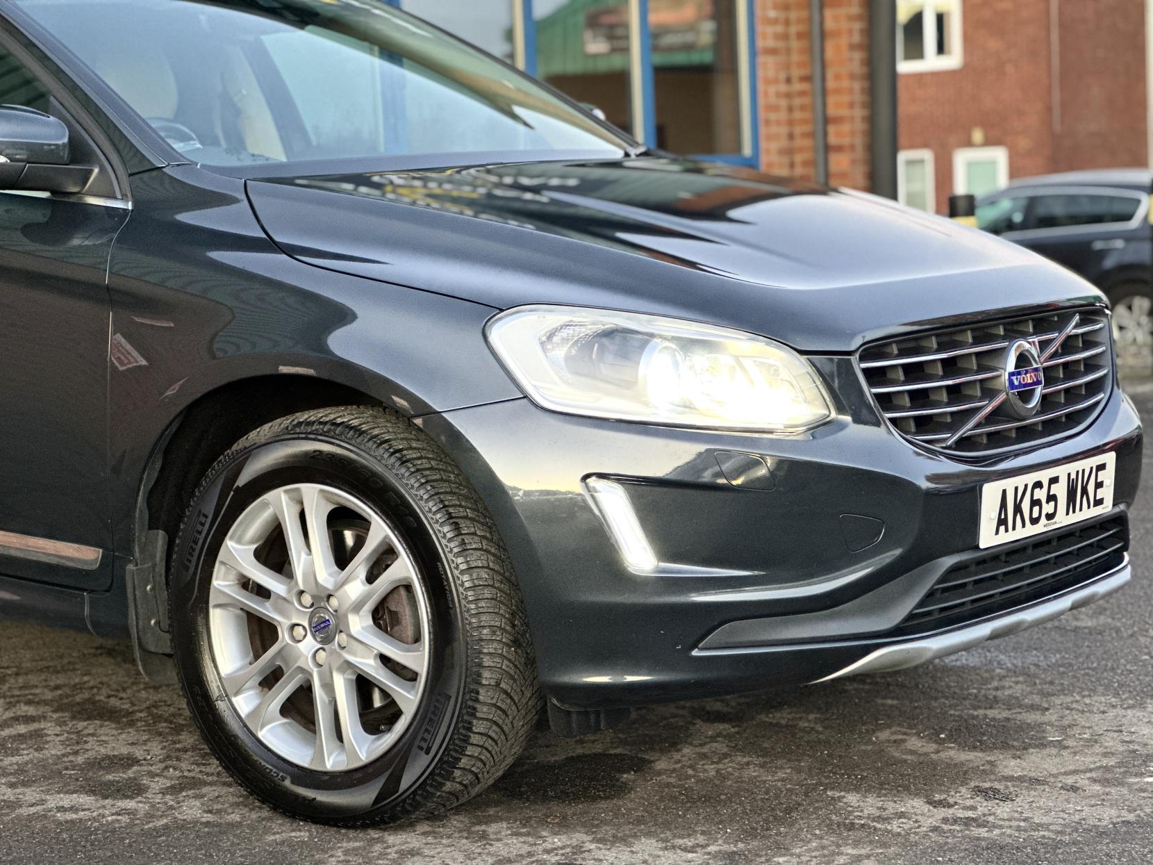 Volvo XC60 2.4 D5 SE Lux Nav SUV 5dr Diesel Manual AWD Euro 6 (s/s) (220 ps)