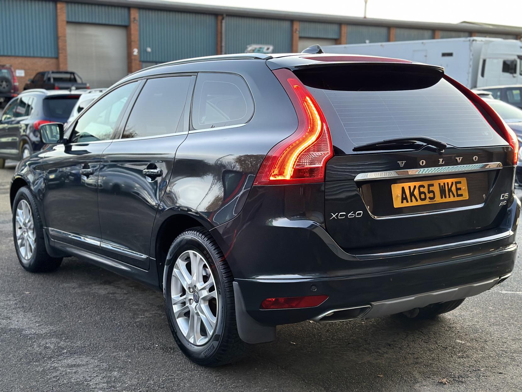 Volvo XC60 2.4 D5 SE Lux Nav SUV 5dr Diesel Manual AWD Euro 6 (s/s) (220 ps)