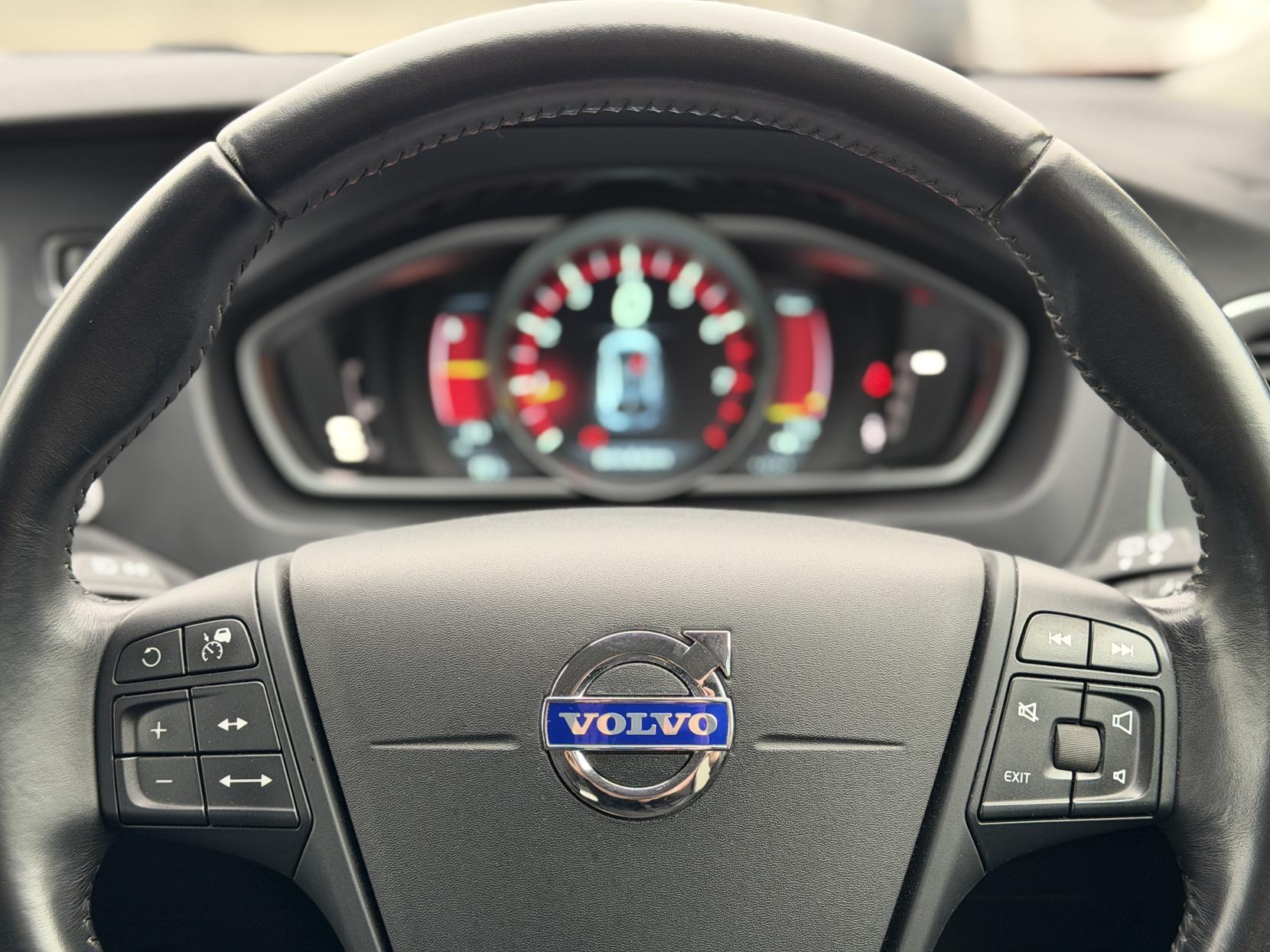 Volvo V40 1.6 T4 SE Hatchback 5dr Petrol Powershift Euro 5 (s/s) (180 ps)