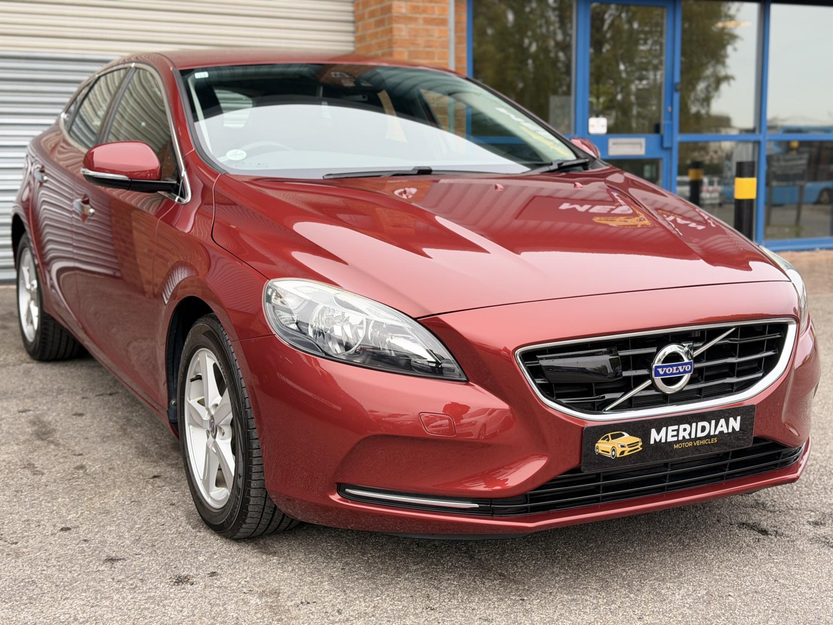 Volvo V40 1.6 T4 SE Hatchback 5dr Petrol Powershift Euro 5 (s/s) (180 ps)
