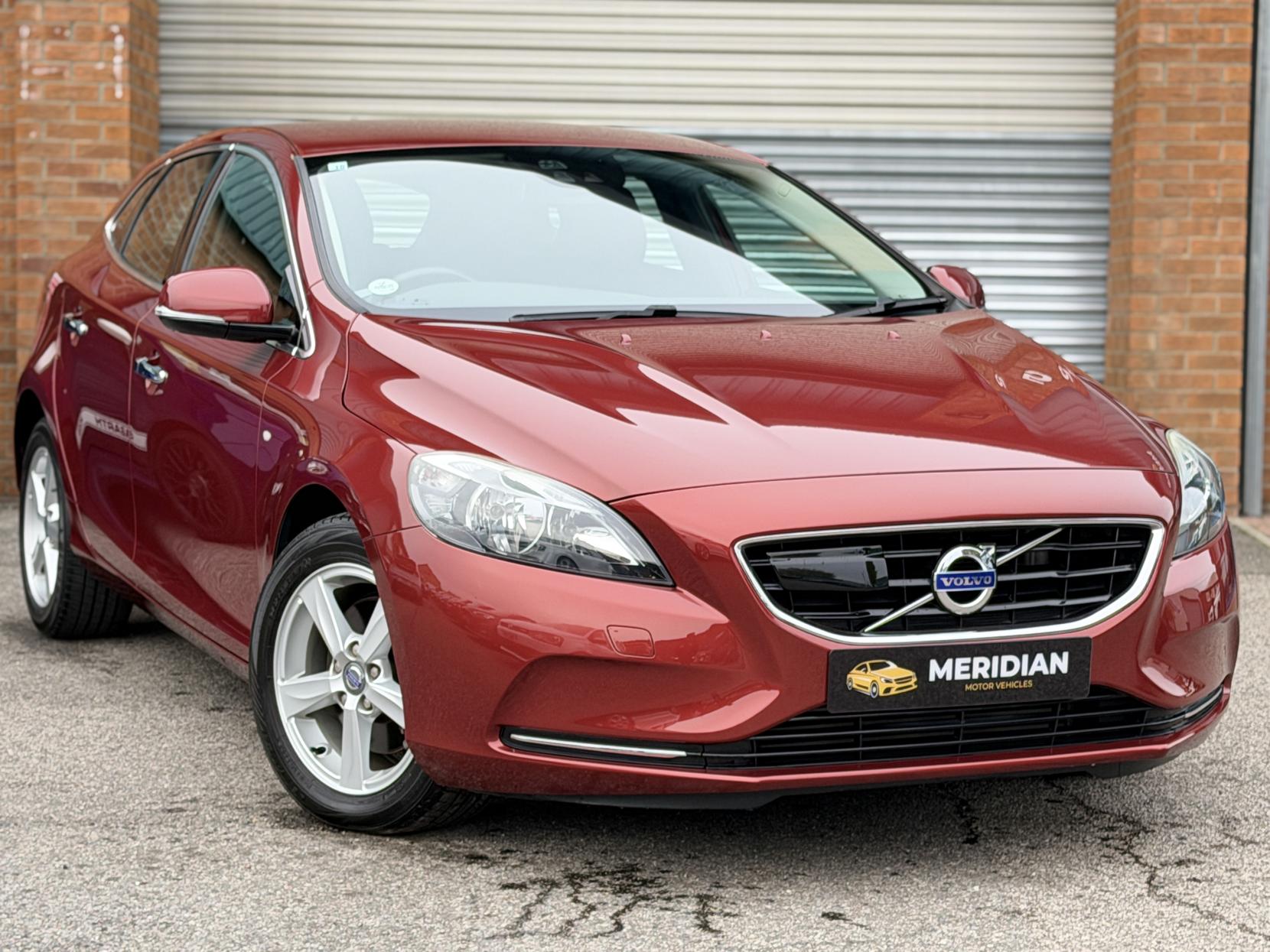 Volvo V40 1.6 T4 SE Hatchback 5dr Petrol Powershift Euro 5 (s/s) (180 ps)