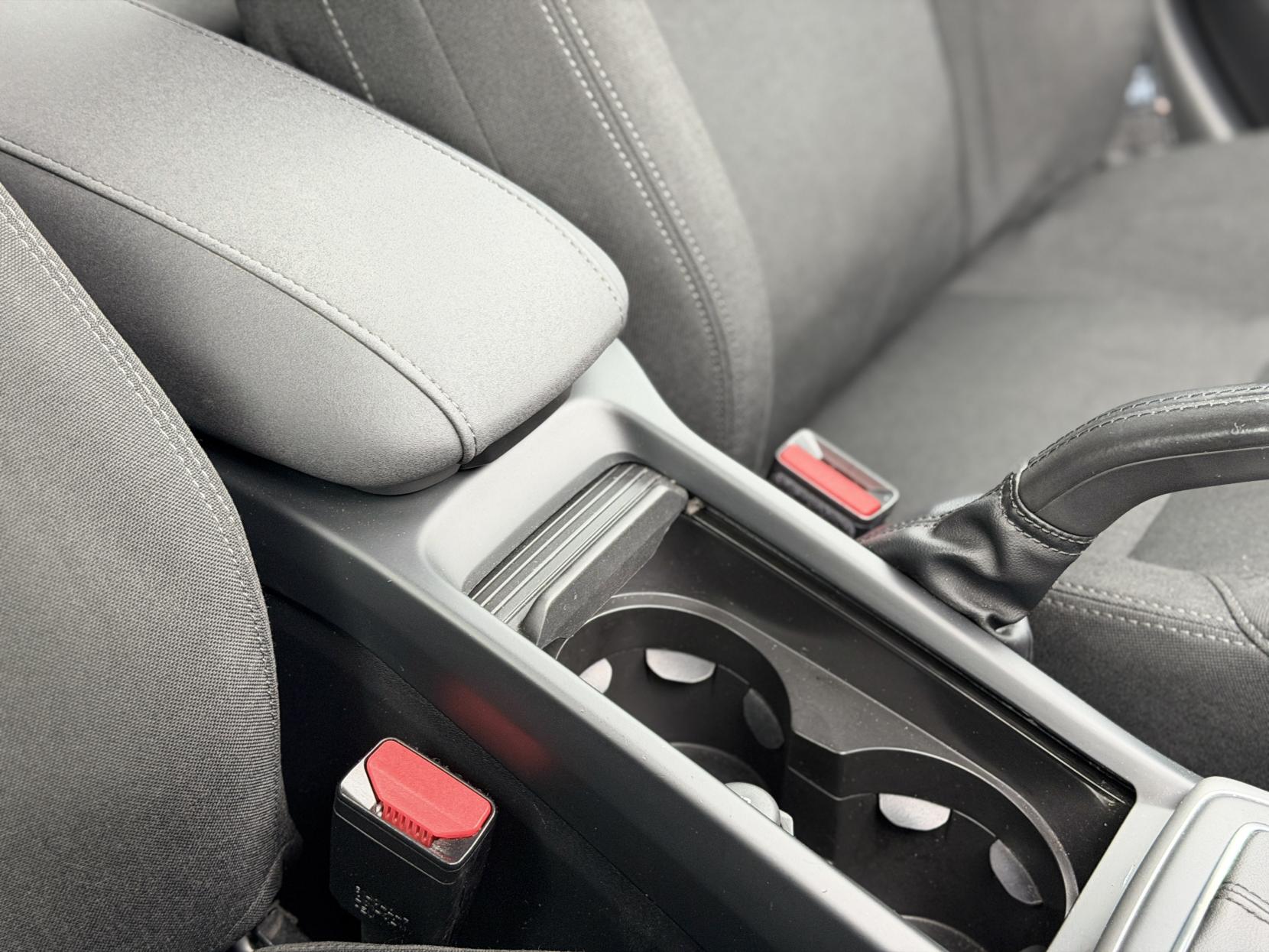 Volvo V40 1.6 T4 SE Hatchback 5dr Petrol Powershift Euro 5 (s/s) (180 ps)