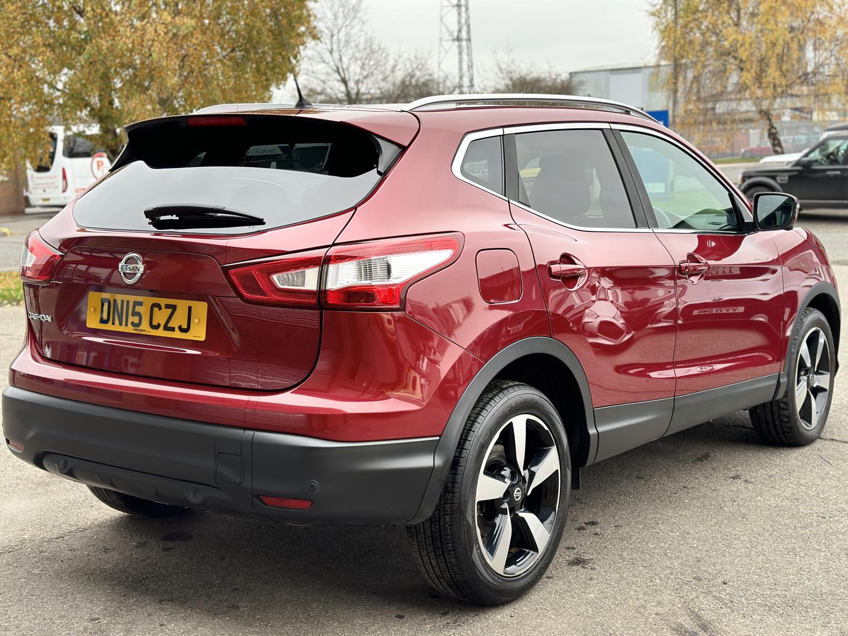 Nissan Qashqai 1.2 DIG-T n-tec+ SUV 5dr Petrol Manual 2WD Euro 5 (s/s) (115 ps)