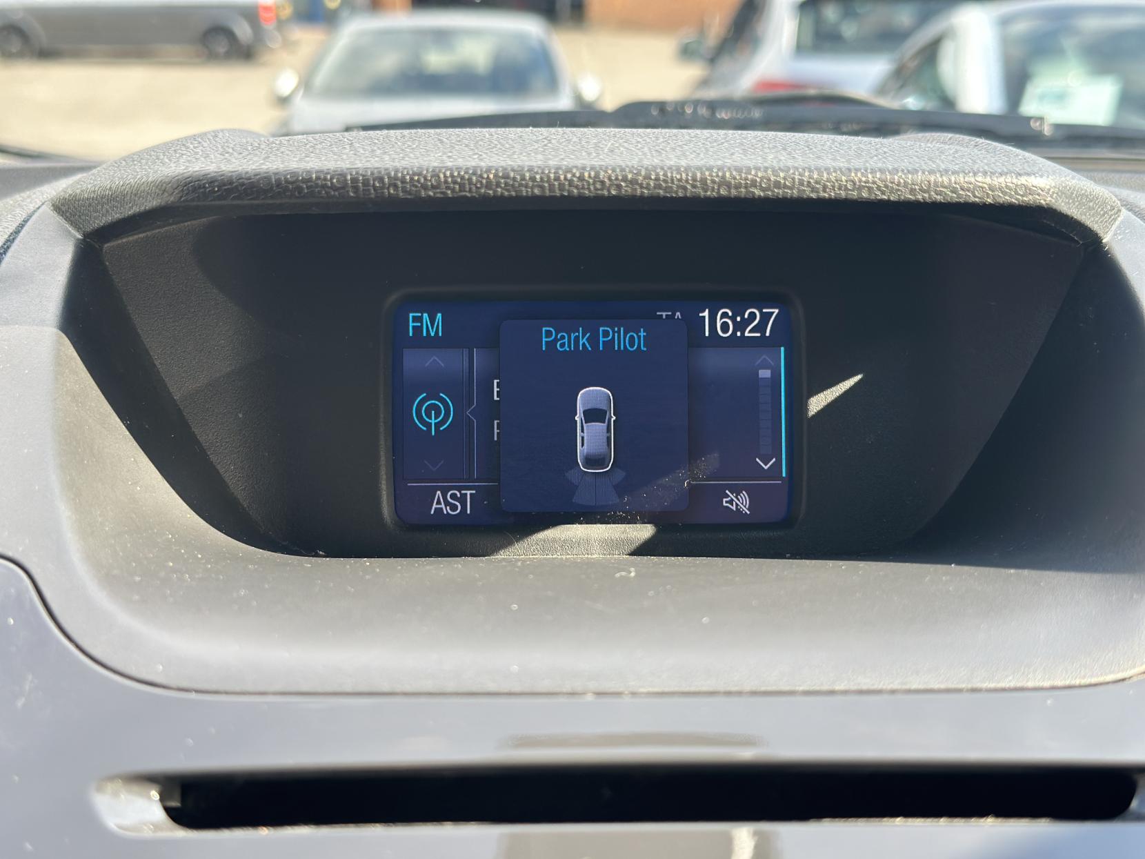 Ford EcoSport 1.5 Titanium SUV 5dr Petrol Powershift 2WD Euro 5 (112 ps)