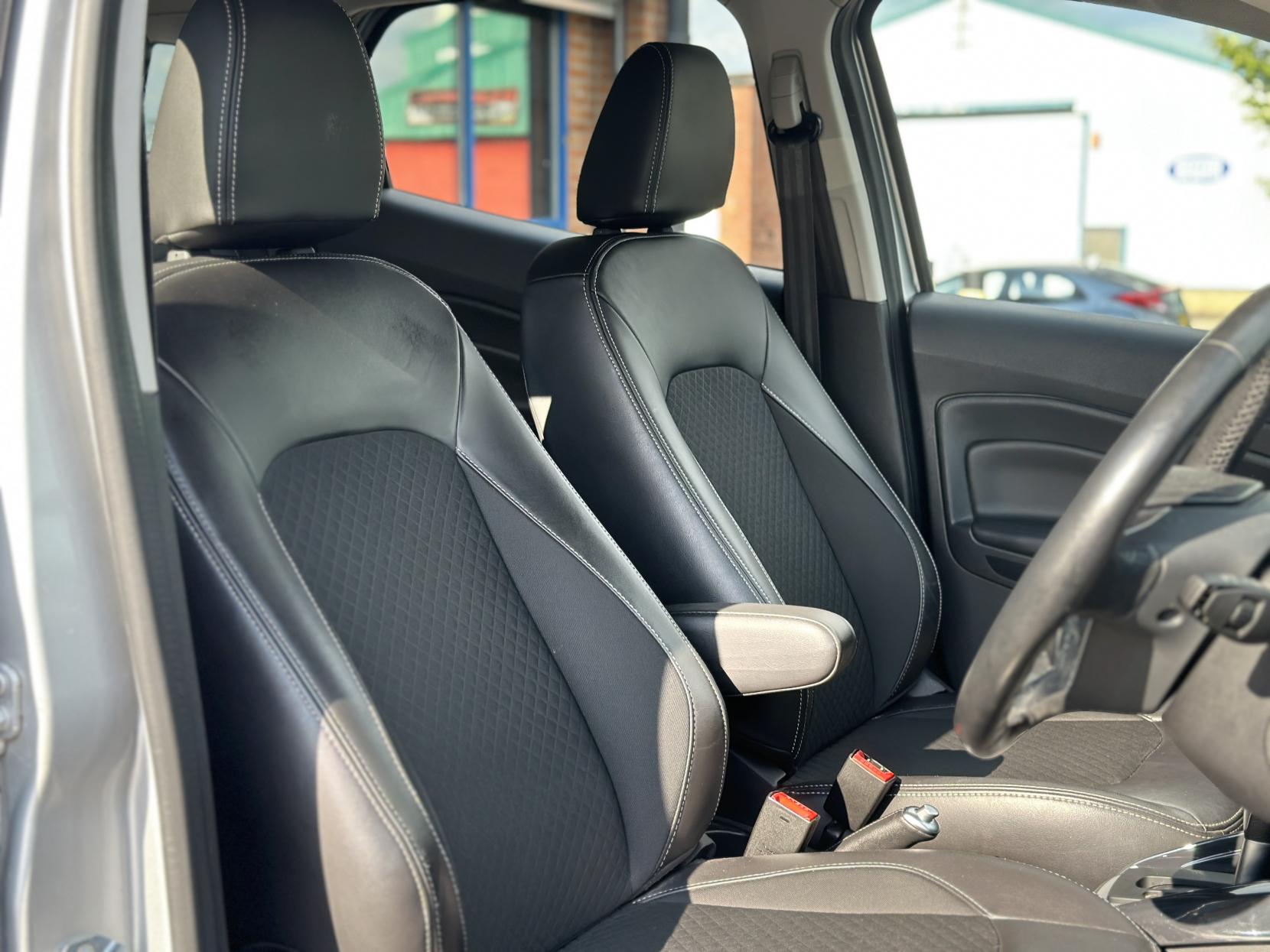 Ford EcoSport 1.5 Titanium SUV 5dr Petrol Powershift 2WD Euro 5 (112 ps)