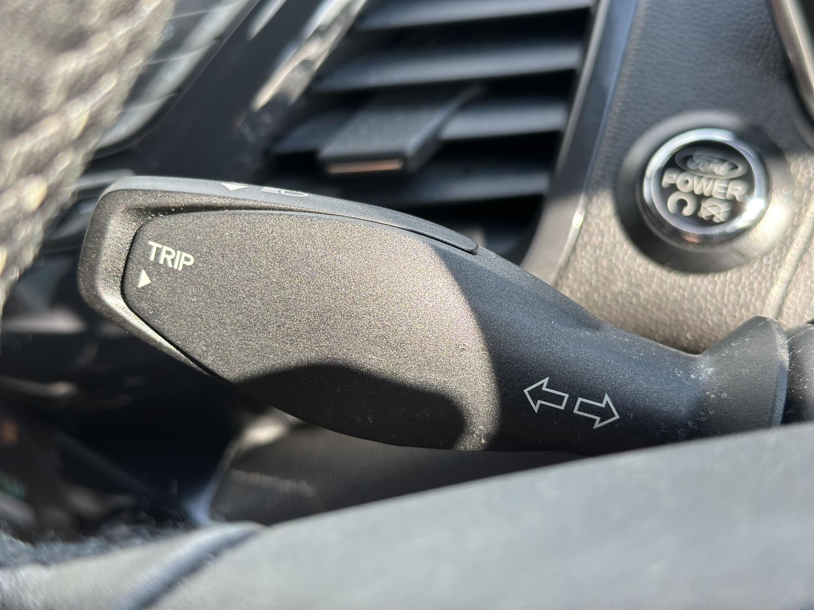 Ford EcoSport 1.5 Titanium SUV 5dr Petrol Powershift 2WD Euro 5 (112 ps)