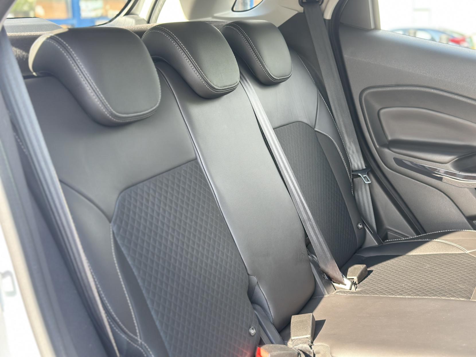 Ford EcoSport 1.5 Titanium SUV 5dr Petrol Powershift 2WD Euro 5 (112 ps)