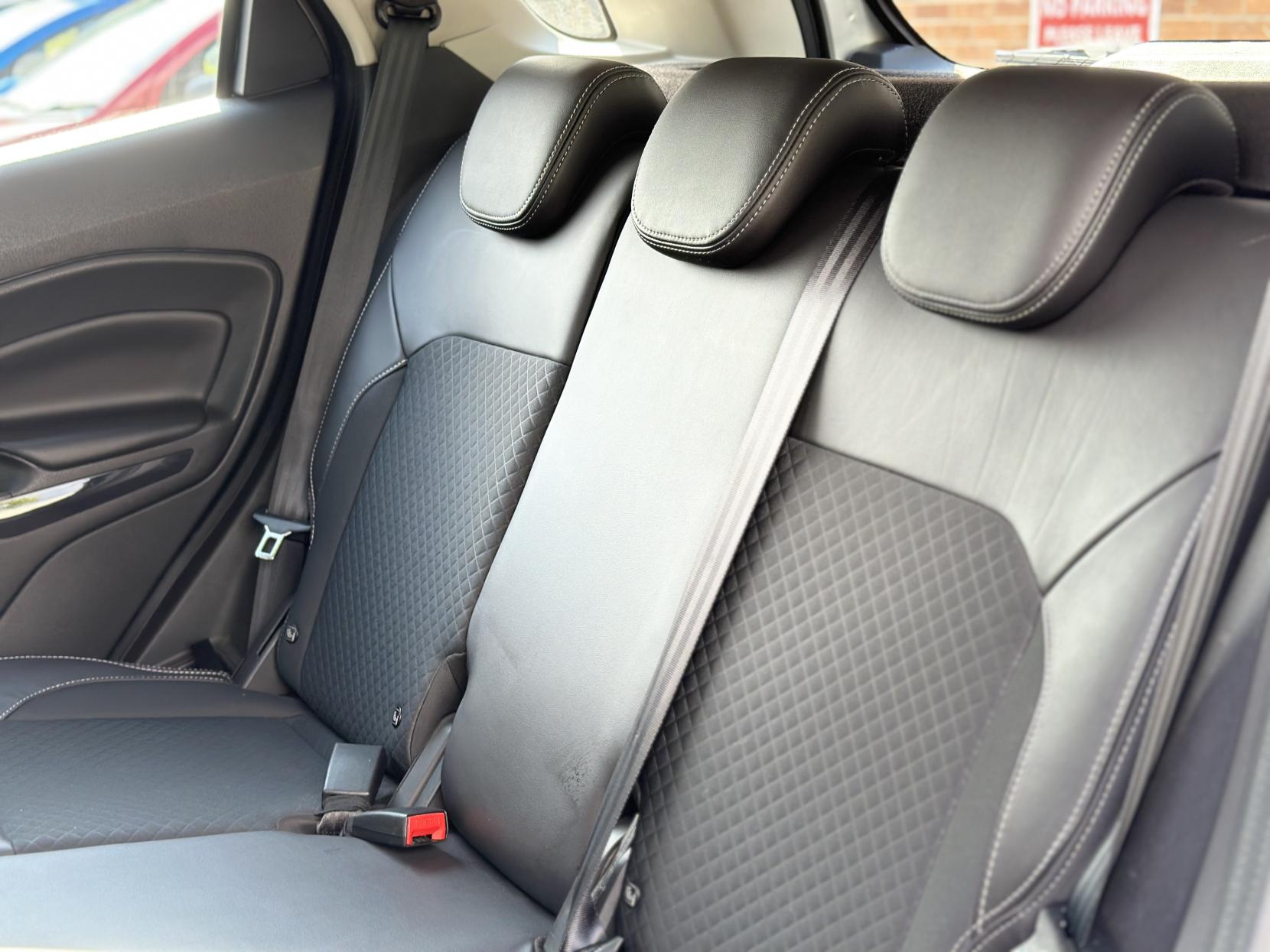 Ford EcoSport 1.5 Titanium SUV 5dr Petrol Powershift 2WD Euro 5 (112 ps)