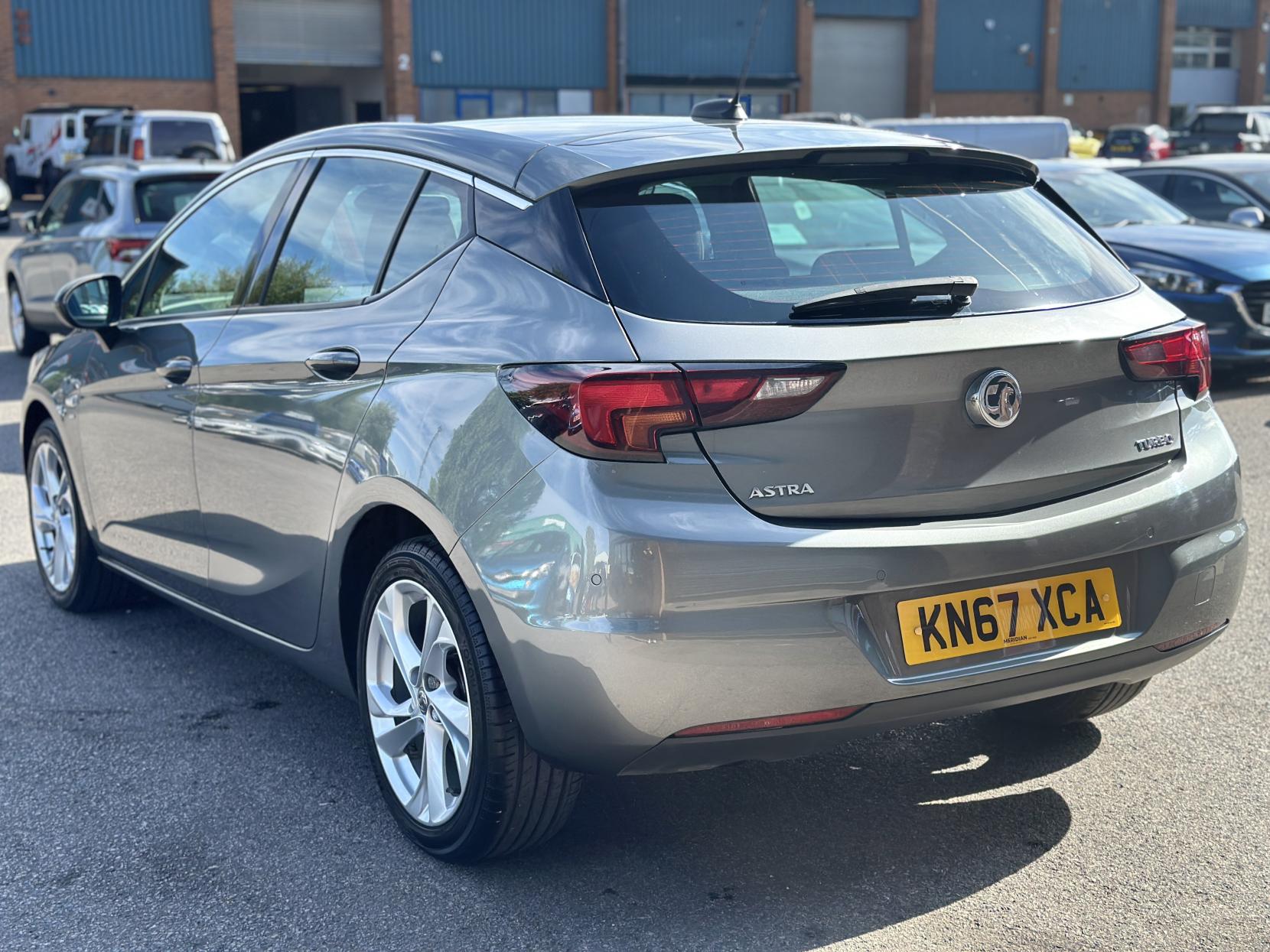 Vauxhall Astra 1.4i Turbo SRi Hatchback 5dr Petrol Auto Euro 6 (s/s) (150 ps)