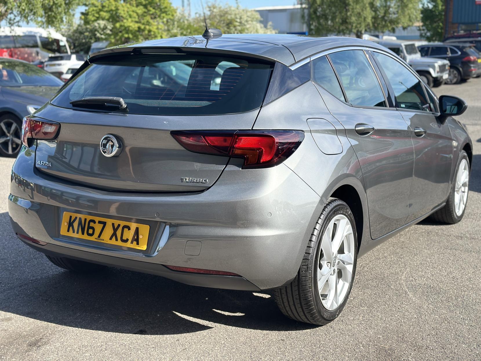 Vauxhall Astra 1.4i Turbo SRi Hatchback 5dr Petrol Auto Euro 6 (s/s) (150 ps)
