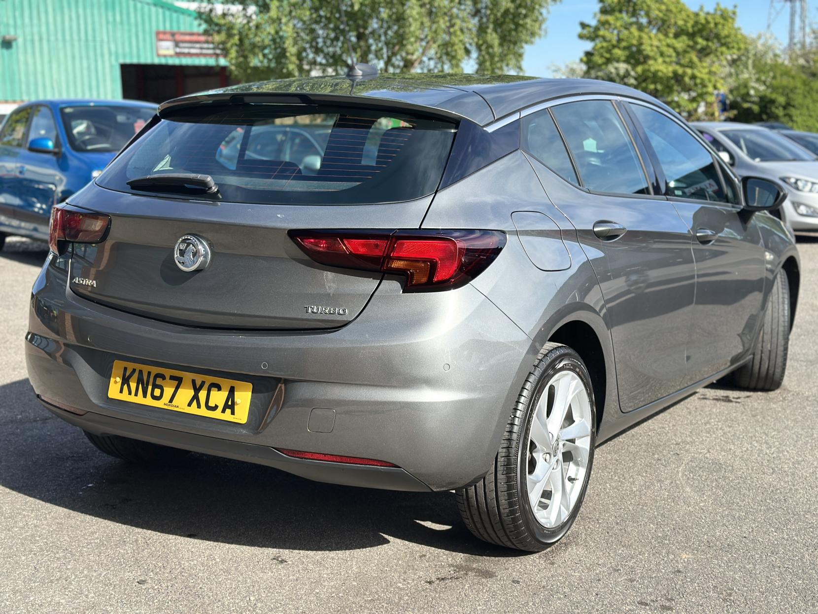 Vauxhall Astra 1.4i Turbo SRi Hatchback 5dr Petrol Auto Euro 6 (s/s) (150 ps)