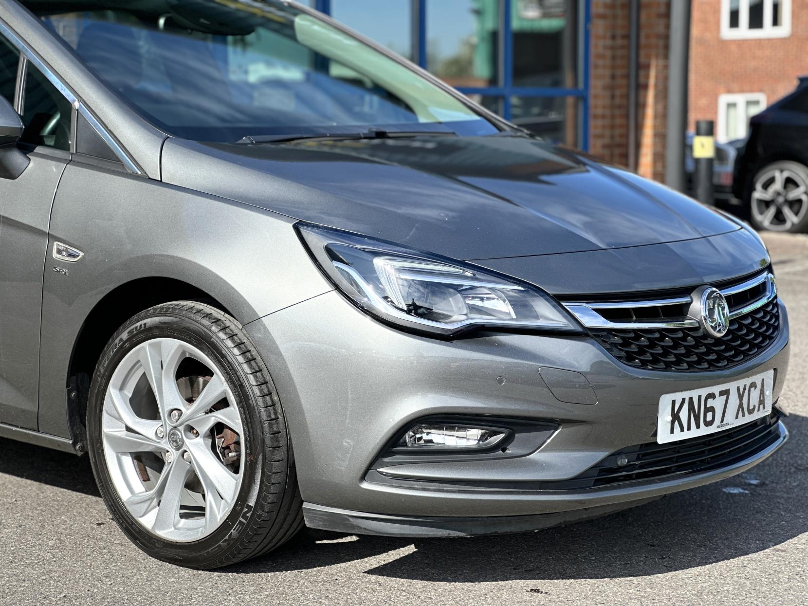 Vauxhall Astra 1.4i Turbo SRi Hatchback 5dr Petrol Auto Euro 6 (s/s) (150 ps)