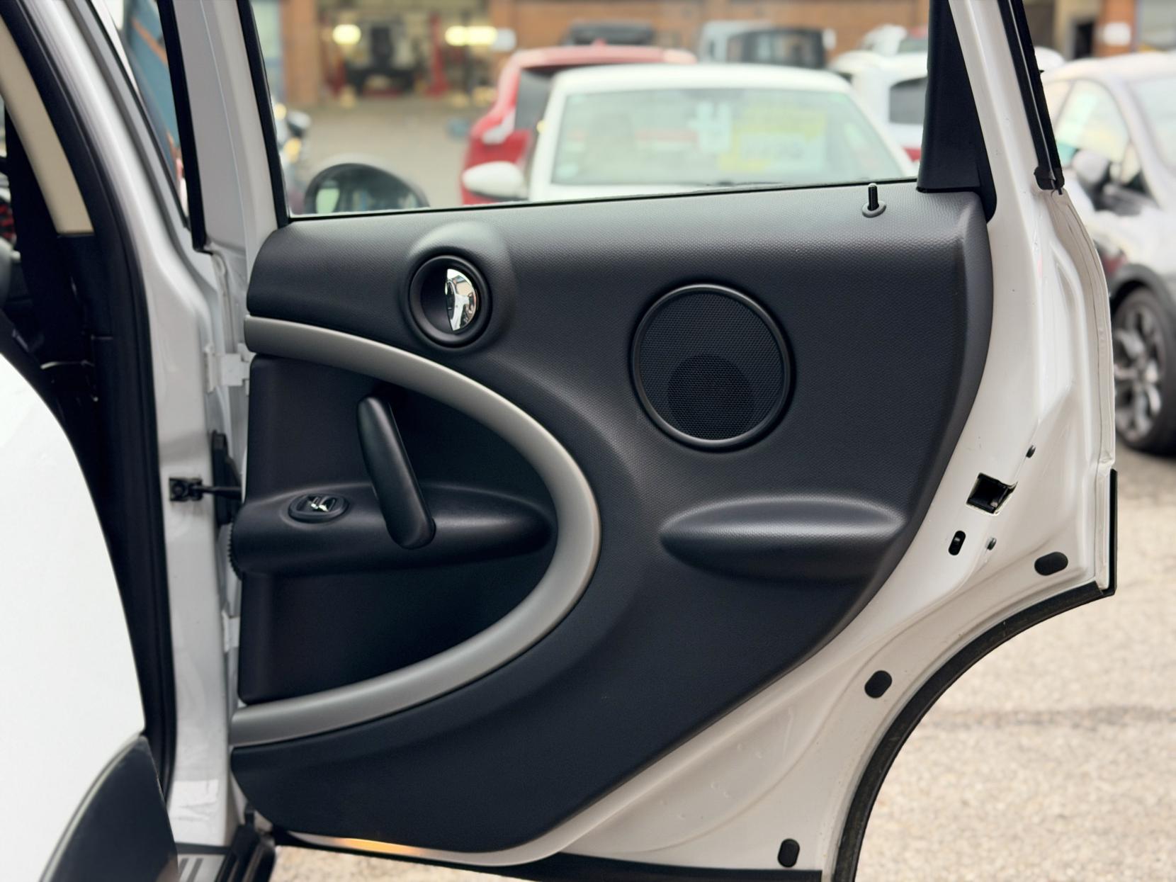 MINI Countryman 2.0 Cooper D SUV 5dr Diesel Auto Euro 5 (112 ps)