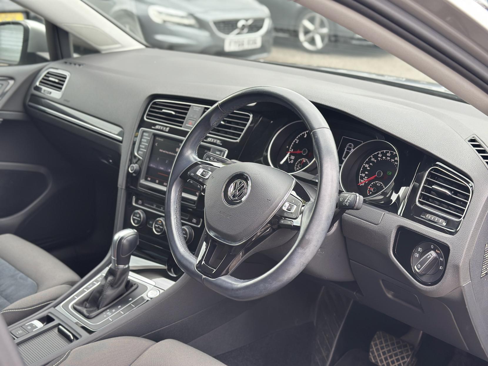 Volkswagen Golf 1.4 TSI BlueMotion Tech ACT GT Hatchback 5dr Petrol DSG Euro 6 (s/s) (140 ps)