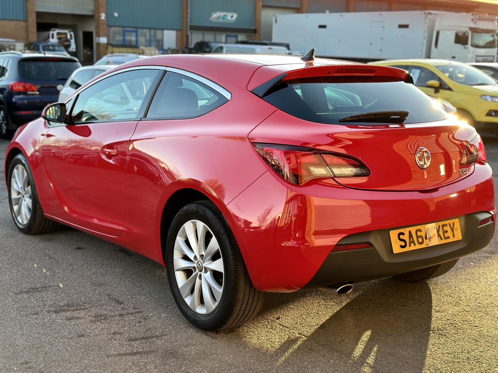 Vauxhall Astra GTC 2.0 CDTi SRi Coupe 3dr Diesel Manual Euro 5 (s/s) (165 ps)