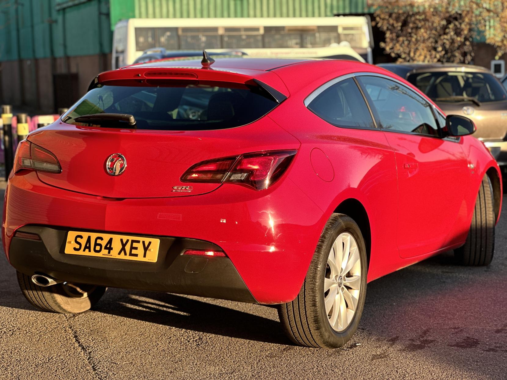 Vauxhall Astra GTC 2.0 CDTi SRi Coupe 3dr Diesel Manual Euro 5 (s/s) (165 ps)