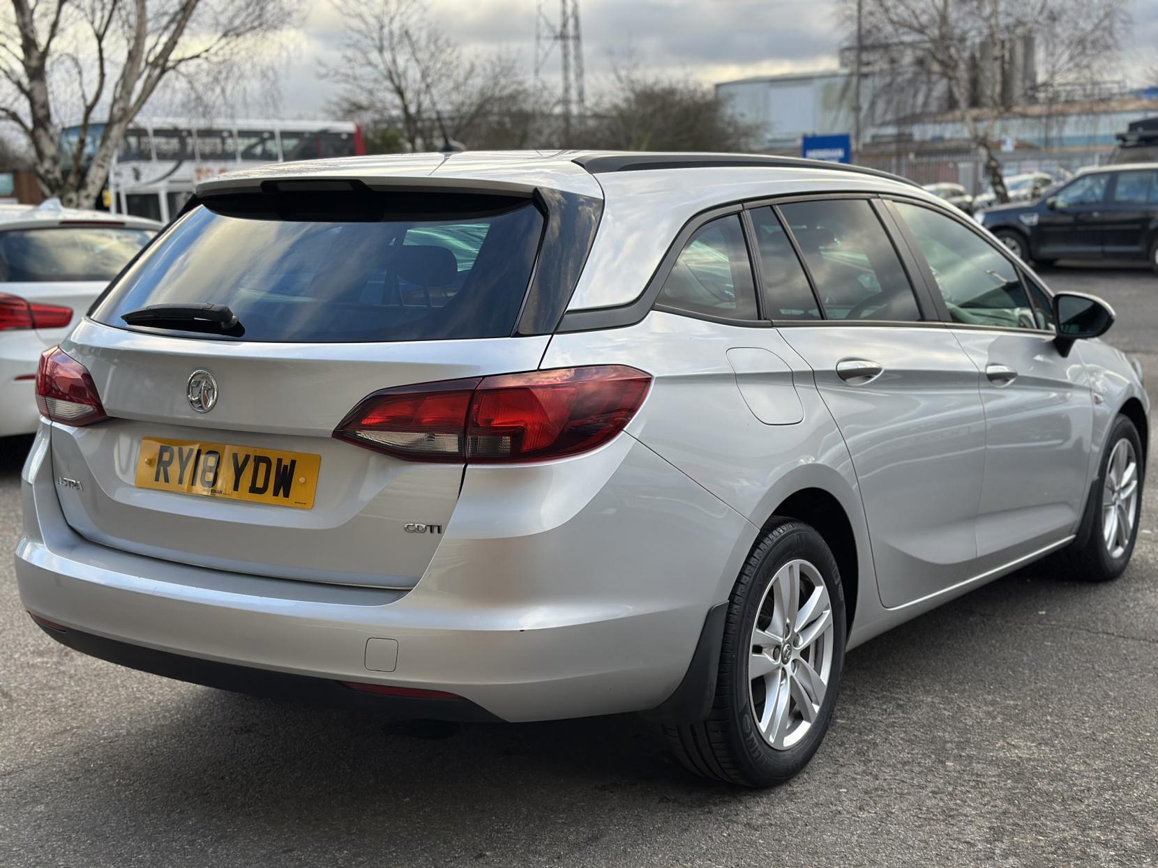 Vauxhall Astra 1.6 CDTi ecoFLEX Design Sports Tourer 5dr Diesel Manual Euro 6 (s/s) (110 ps)