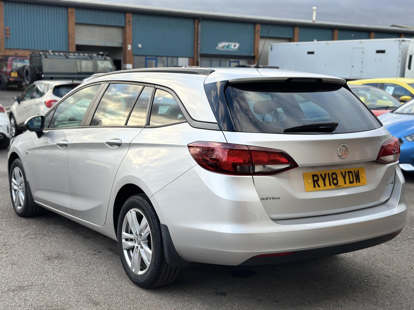 Vauxhall Astra 1.6 CDTi ecoFLEX Design Sports Tourer 5dr Diesel Manual Euro 6 (s/s) (110 ps)