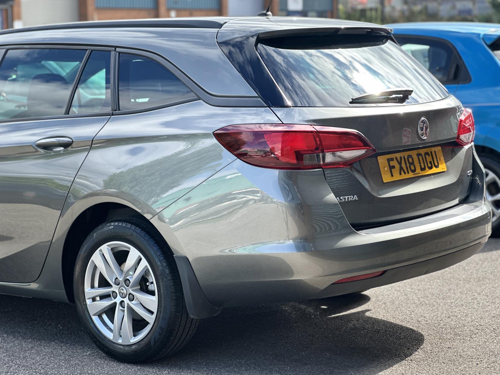 Vauxhall Astra 1.6 CDTi ecoFLEX Design Sports Tourer 5dr Diesel Manual Euro 6 (s/s) (110 ps)