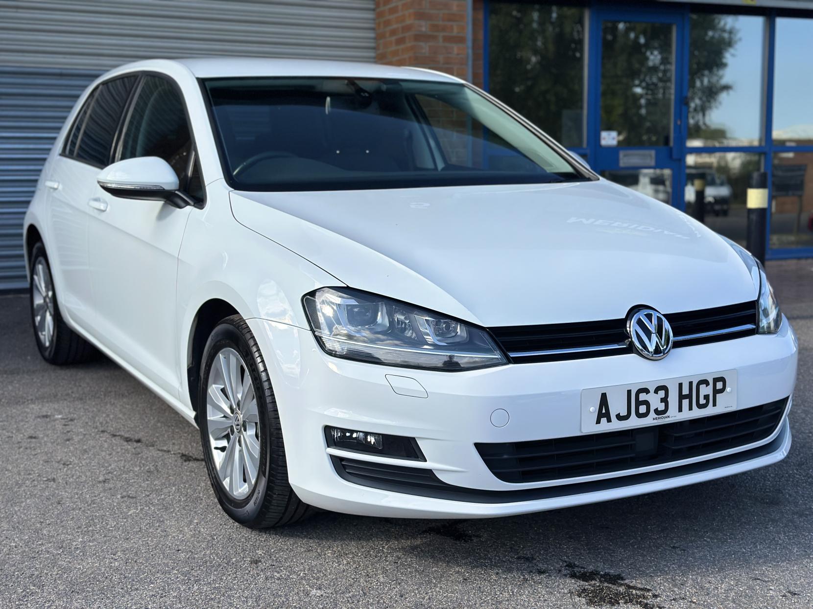 Volkswagen Golf 1.2 TSI BlueMotion Tech S Hatchback 5dr Petrol DSG Euro 5 (s/s) (105 ps)