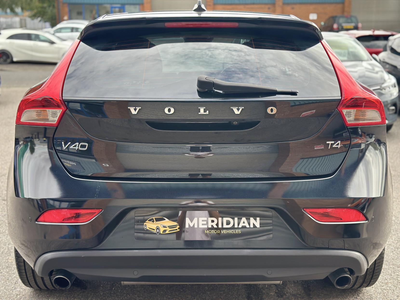 Volvo V40 1.6 T4 SE Lux Nav Hatchback 5dr Petrol Powershift Euro 5 (s/s) (180 ps)