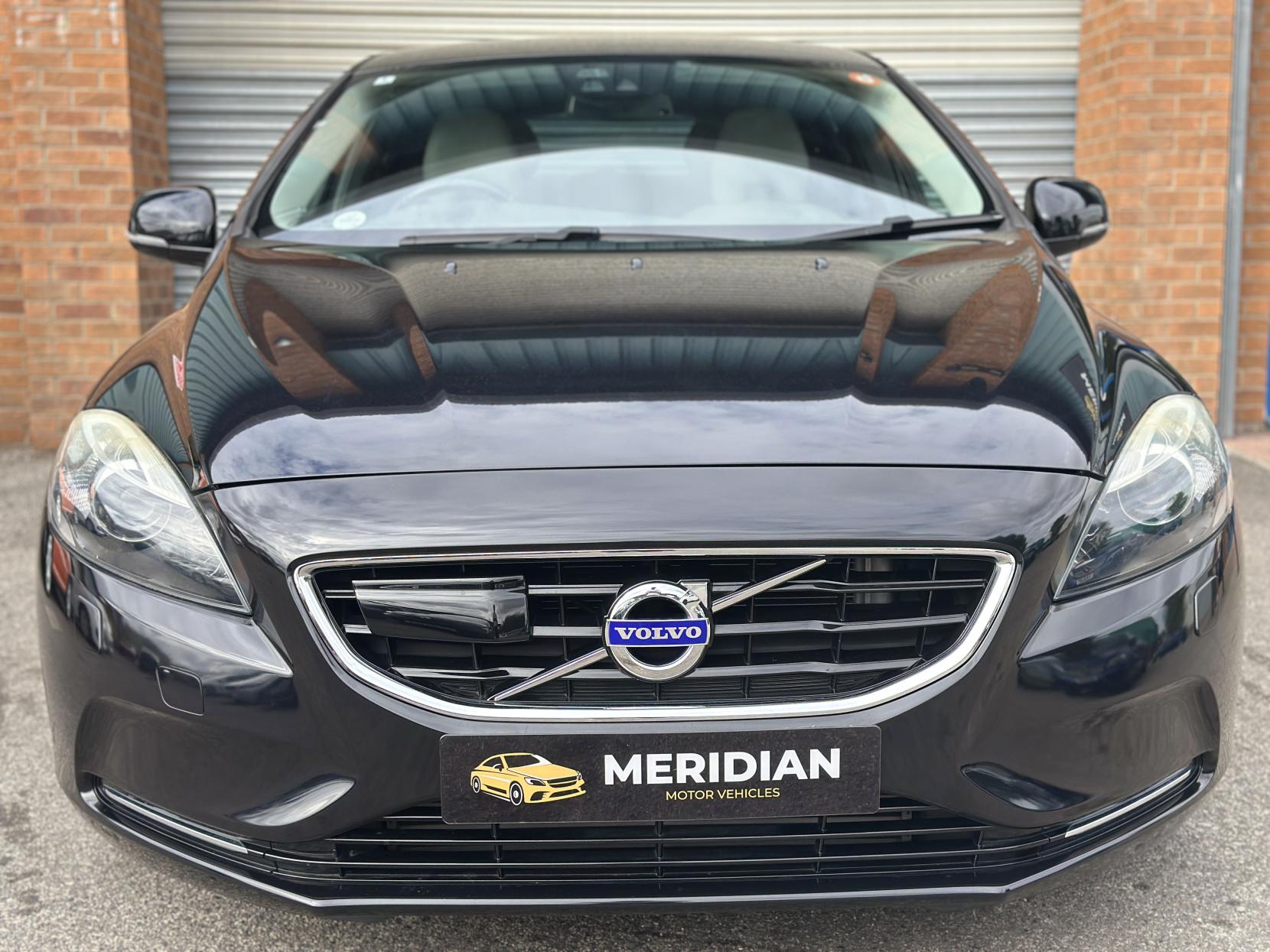 Volvo V40 1.6 T4 SE Lux Nav Hatchback 5dr Petrol Powershift Euro 5 (s/s) (180 ps)
