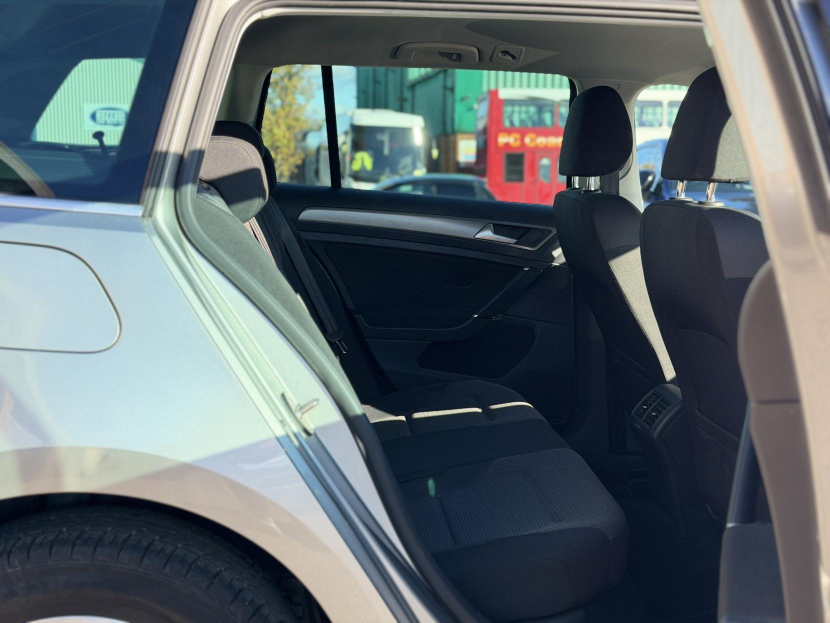 Volkswagen Golf 1.2 TSI BlueMotion Tech S Estate 5dr Petrol DSG