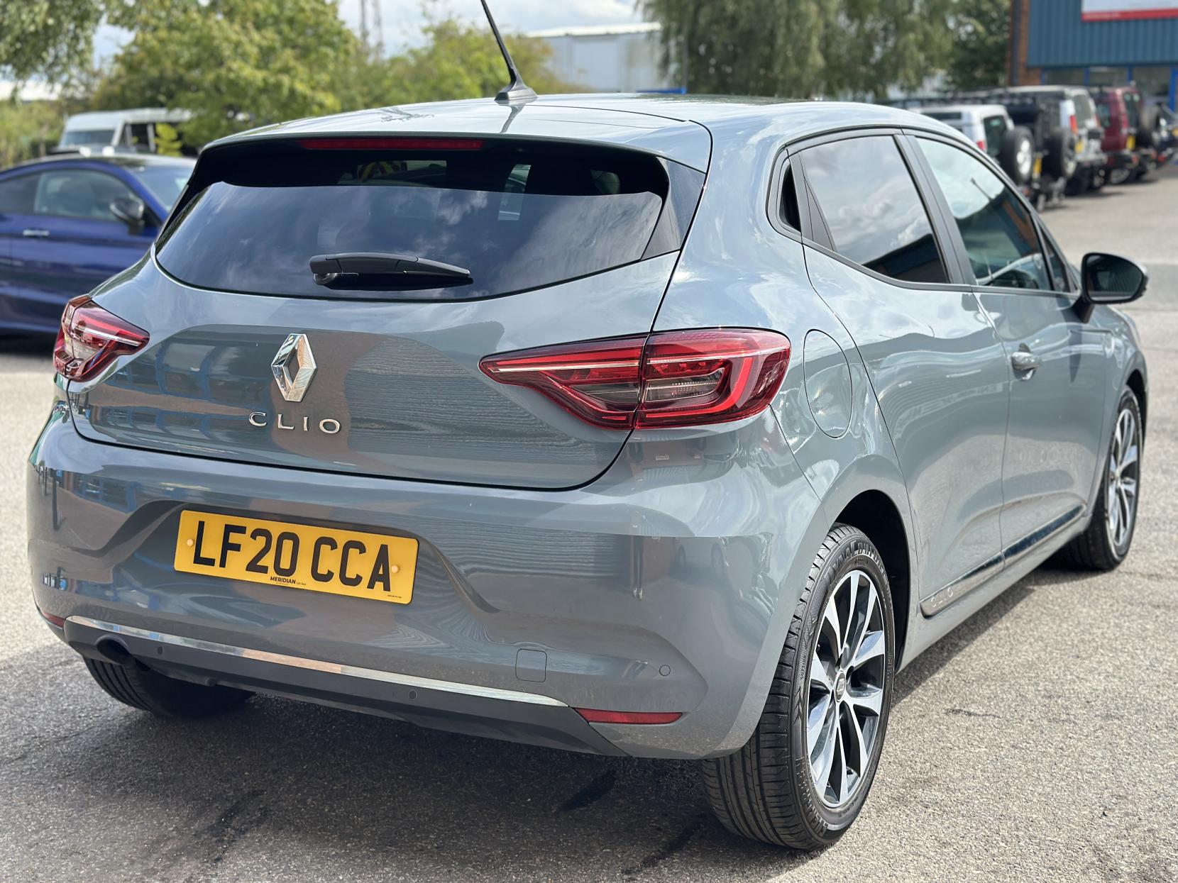 Renault Clio 1.0 TCe Iconic Hatchback 5dr Petrol Manual Euro 6 (s/s) (100 ps)