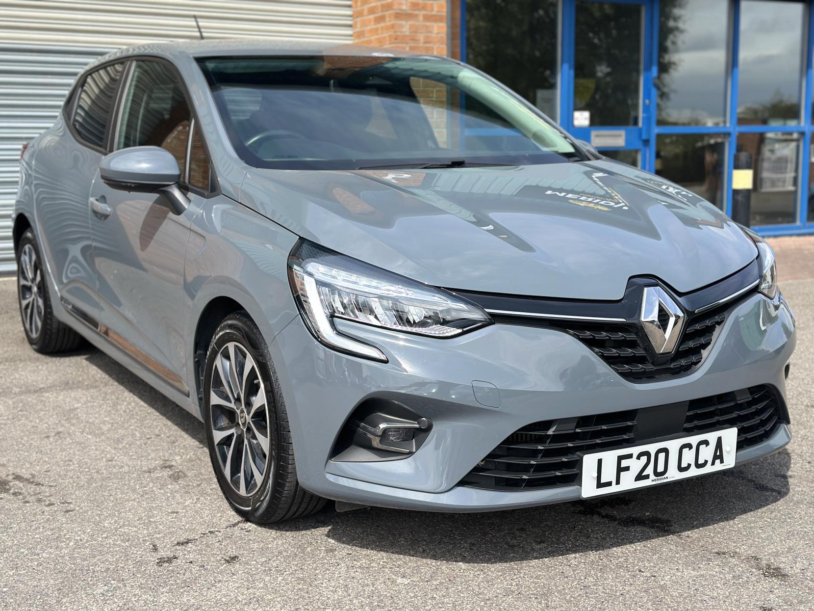 Renault Clio 1.0 TCe Iconic Hatchback 5dr Petrol Manual Euro 6 (s/s) (100 ps)
