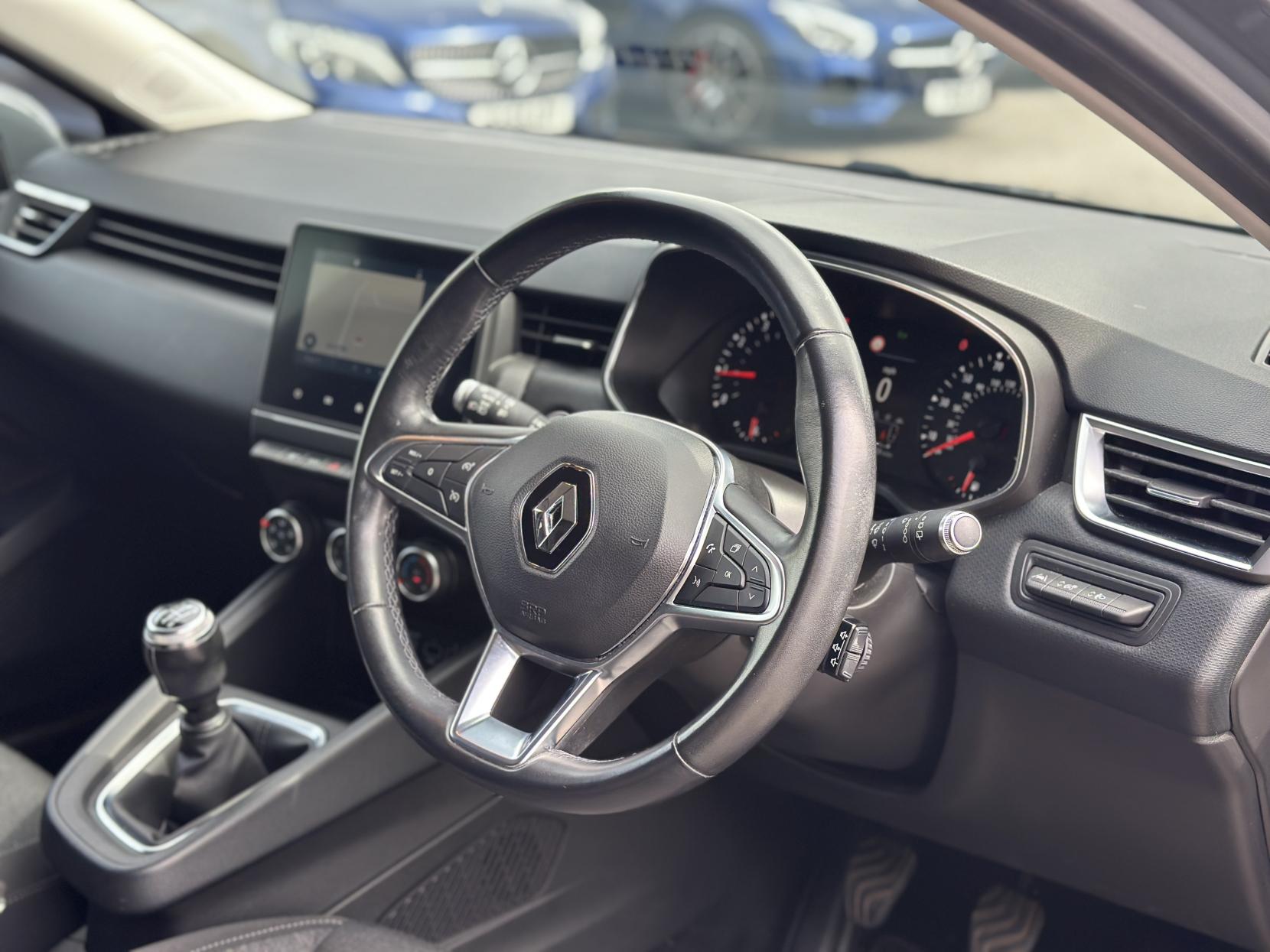 Renault Clio 1.0 TCe Iconic Hatchback 5dr Petrol Manual Euro 6 (s/s) (100 ps)
