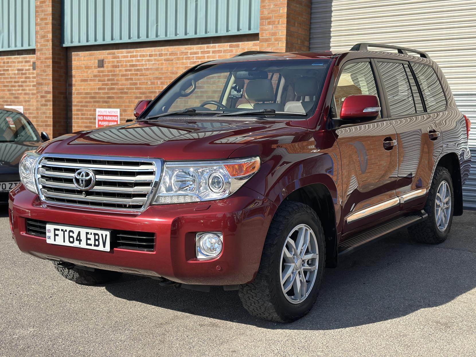 Toyota Land Cruiser 4.5 D-4D V8 SUV 5dr Diesel Auto 4WD Euro 5 (268 ps)