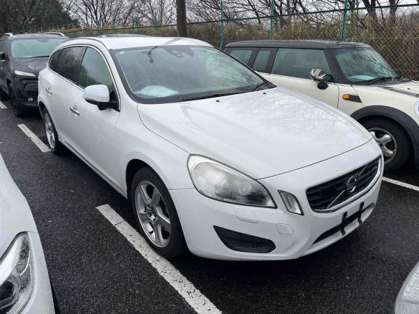 Volvo V60 1.6 T4 SE Lux Estate 5dr Petrol Powershift Euro 5 (180 ps)