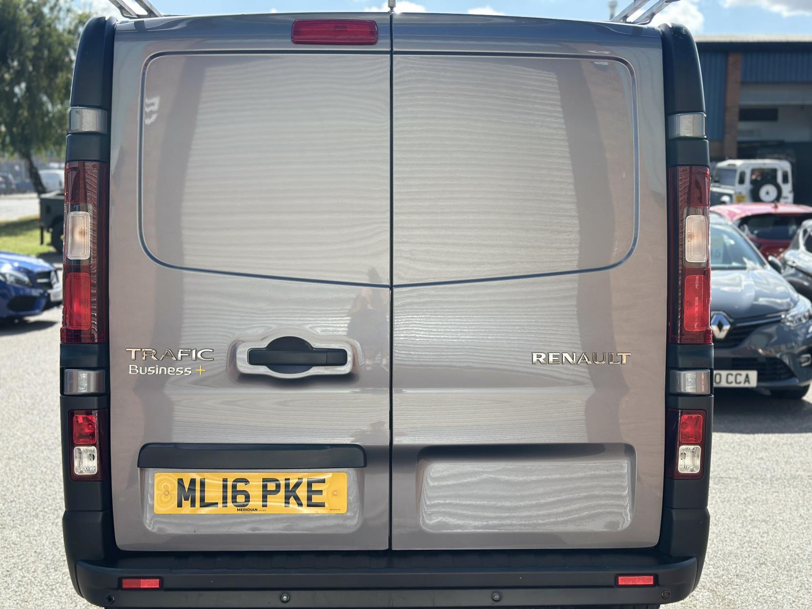 Renault Trafic 1.6 dCi 29 Business Panel Van 5dr Diesel Manual LWB Standard Roof Euro 5 (115 ps)