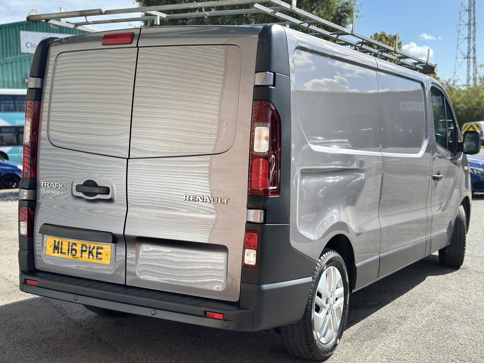 Renault Trafic 1.6 dCi 29 Business Panel Van 5dr Diesel Manual LWB Standard Roof Euro 5 (115 ps)